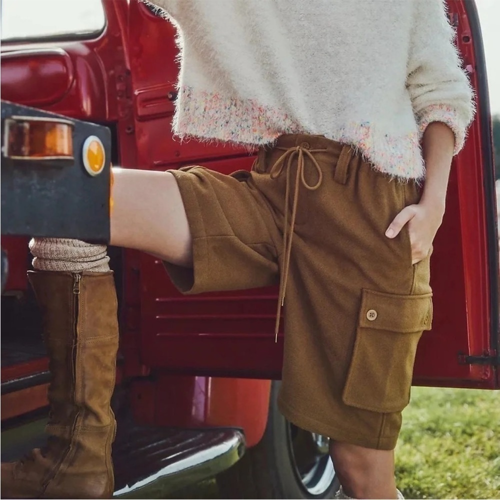 Free People | Women’s Wool Blend Charli Cargo Shorts in Bronze Brown Size XS NWT